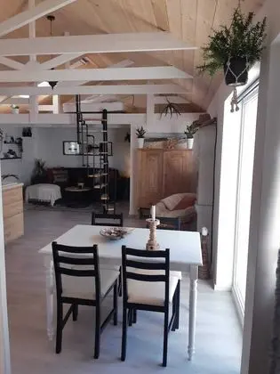 Kulübe, 1 Büyük (Queen) Boy Yatak ve Çekyat