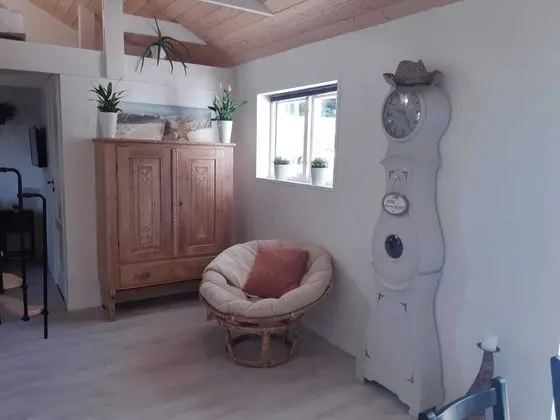 Kulübe, 1 Büyük (Queen) Boy Yatak ve Çekyat