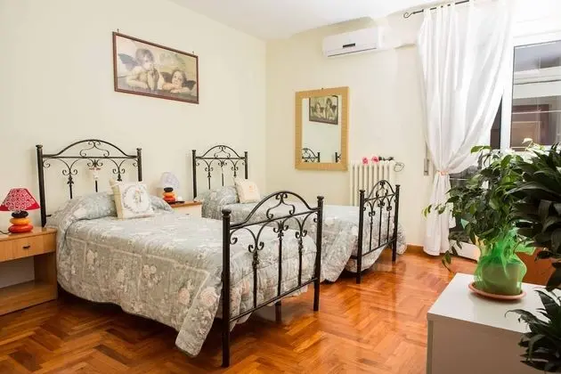 Comfort Tek Büyük veya İki Ayrı Yataklı Oda