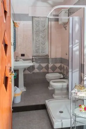 Tek Büyük Yataklı Oda, 1 Büyük (Queen) Boy Yatak