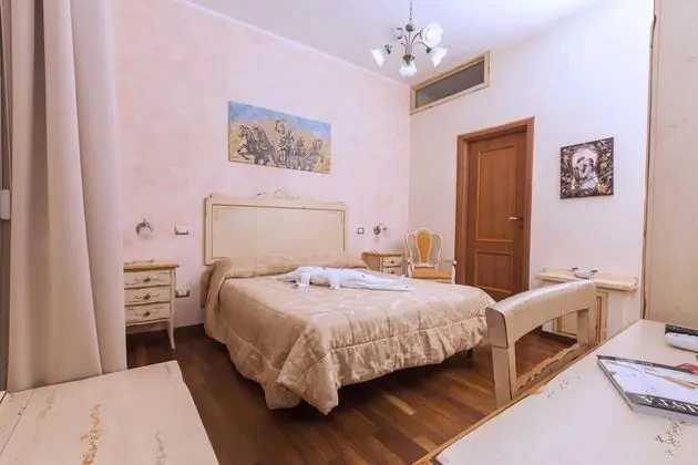 Standard Tek Büyük Yataklı Oda