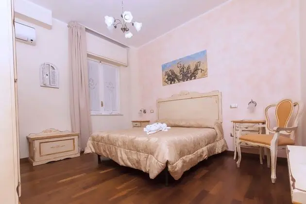 Standard Tek Büyük Yataklı Oda