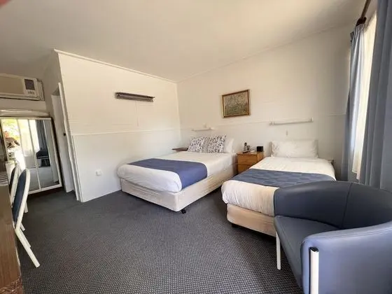 Deluxe Üç Kişilik Oda, Bahçe Manzaralı