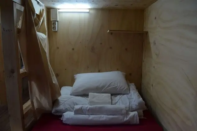 Capsule Bed-Female Only (Foreigners Only)