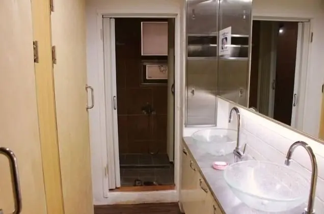Ortak Ranzalı Oda, Sadece kadınlar için (4 Persons, Foreigners Only)