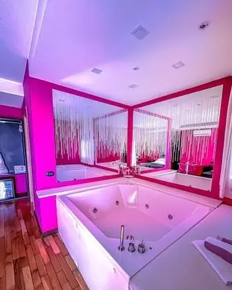 Romantic Tek Büyük Yataklı Oda, 1 En Büyük (King) Boy Yatak, Küvet