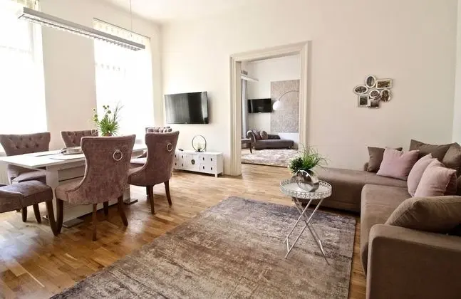 Luxury Apart Daire, Şehir Manzaralı