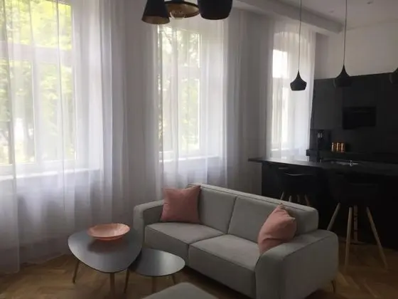 Apart Daire, 1 Büyük (Queen) Boy Yatak