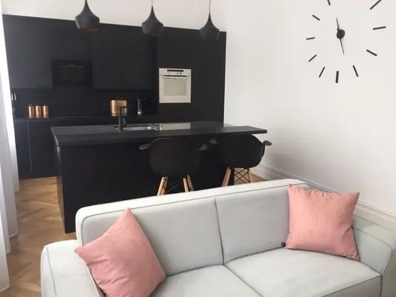 Apart Daire, 1 Büyük (Queen) Boy Yatak