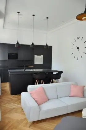 Apart Daire, 1 Büyük (Queen) Boy Yatak