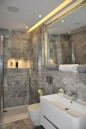 Apart Daire, 1 Büyük (Queen) Boy Yatak