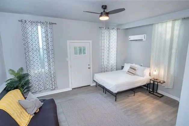 Ev (4 Bedrooms)
