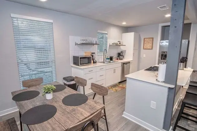 Ev (4 Bedrooms)