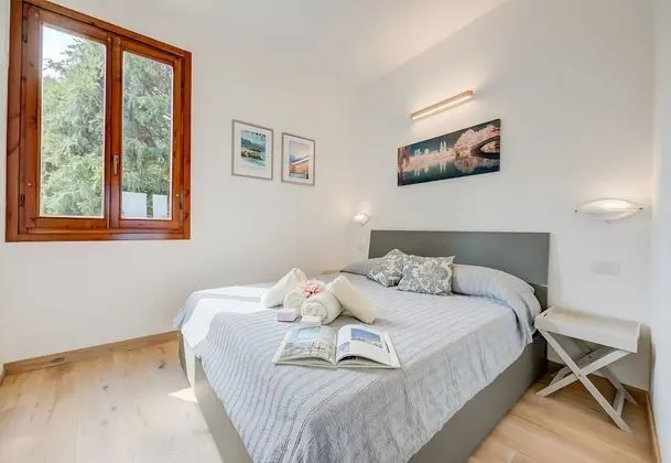 Standard Apart Daire, Birden Çok Yatak, Dağ Yamacı (The Stylish Flat With Lake View)