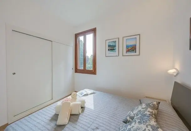 Standard Apart Daire, Birden Çok Yatak, Dağ Yamacı (The Stylish Flat With Lake View)