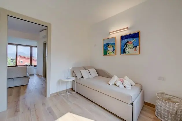 Standard Apart Daire, Birden Çok Yatak, Dağ Yamacı (The Stylish Flat With Lake View)