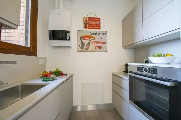 Standard Apart Daire, Birden Çok Yatak, Dağ Yamacı (The Stylish Flat With Lake View)