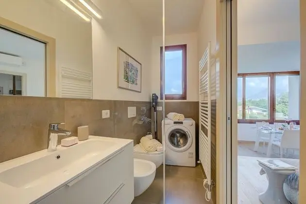 Standard Apart Daire, Birden Çok Yatak, Dağ Yamacı (The Stylish Flat With Lake View)