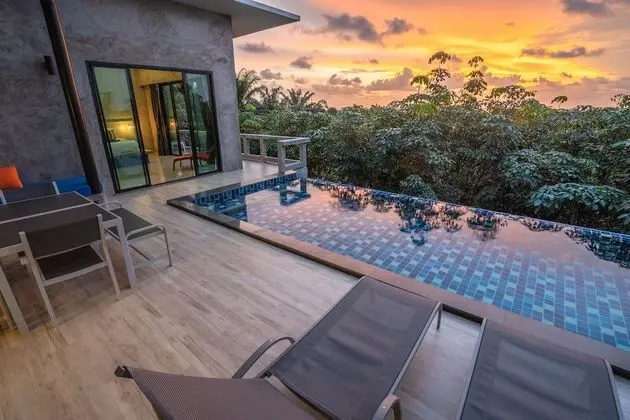 Villa (Stylish Pool Villa - 10 Mins Walk To )