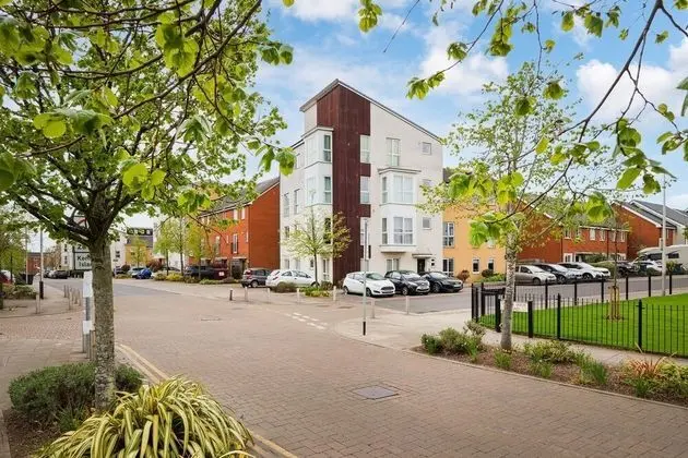 Apart Daire, 1 Büyük (Queen) Boy Yatak