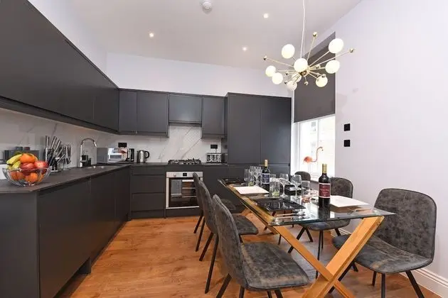 Vauxhall Bridge Deluxe Apartment