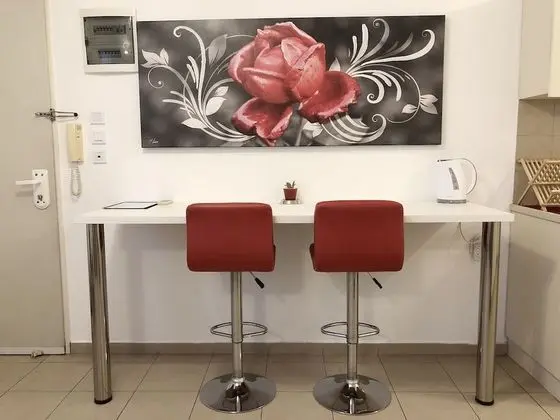 Comfort Apart Daire, 1 Büyük (Queen) Boy Yatak ve Çekyat, Sigara İçilmez, Avlu Manzaralı