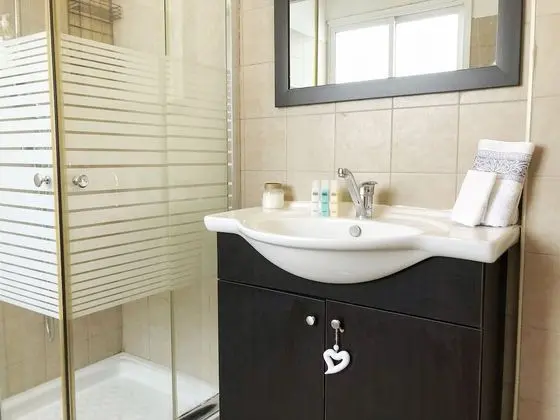 Comfort Apart Daire, 1 Büyük (Queen) Boy Yatak ve Çekyat, Sigara İçilmez, Avlu Manzaralı