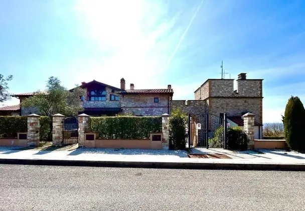 Apart Daire, 1 En Büyük (King) Boy Yatak ve Çekyat