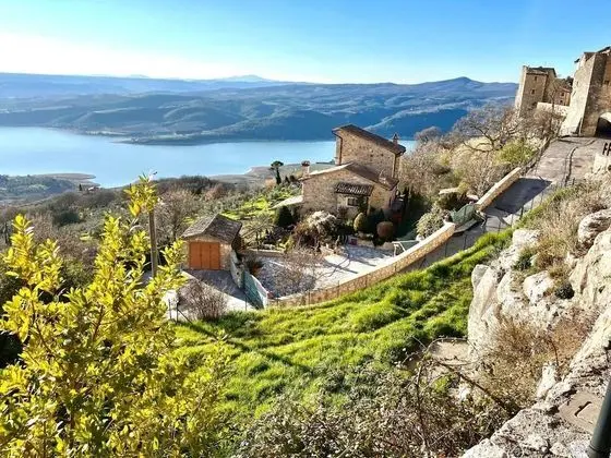 Apart Daire, 1 En Büyük (King) Boy Yatak ve Çekyat