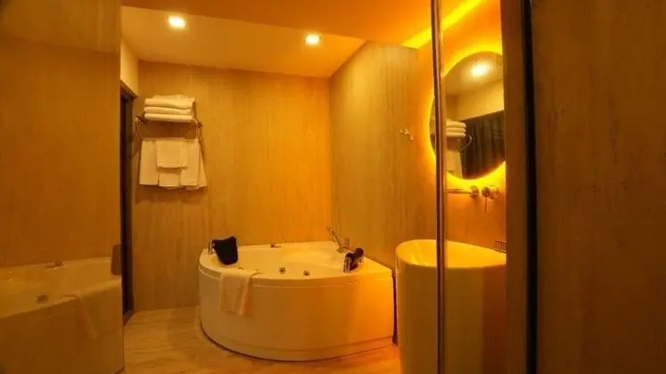 2 Şehir Manzaralı Suite Oda