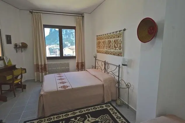 Tek Büyük Yataklı Oda, Dağ Manzaralı