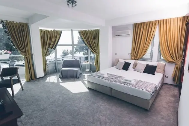 Superior Tek Büyük veya İki Ayrı Yataklı Oda