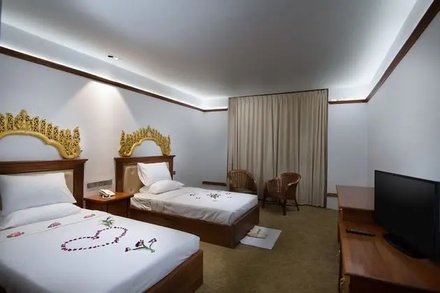 Royal Oda (Deluxe)