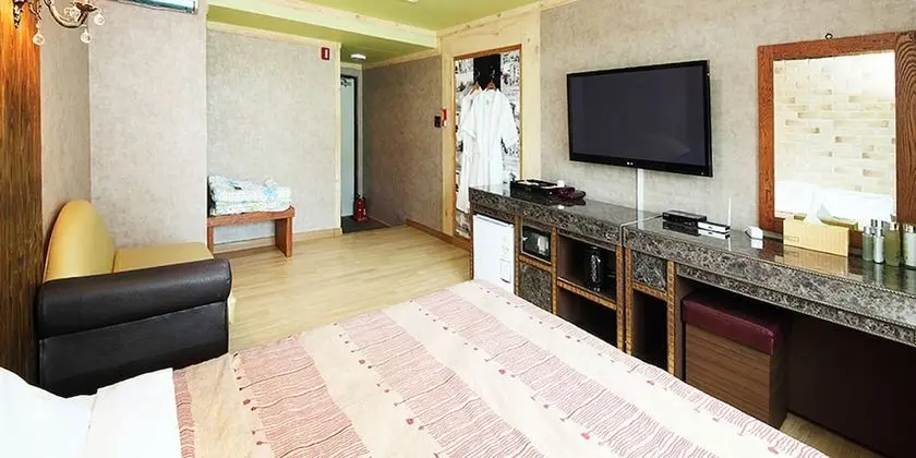 Standard Tek Büyük Yataklı Oda