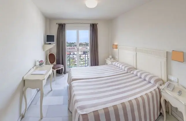 Tek Büyük Yataklı Oda (with extra bed)