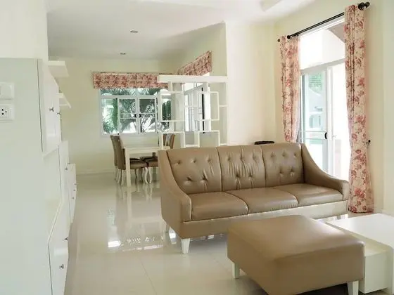 2 Bedrooms Villa