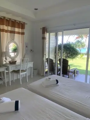 Beachfront Villa with Sea View