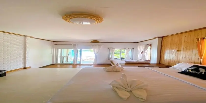 Beachfront Triple Room