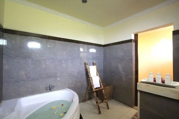 Deluxe Room with Rice Paddies View