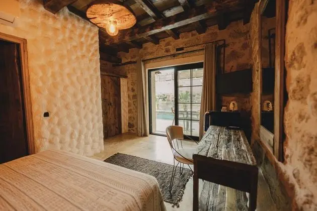 Deluxe Room,Havuz veya Bahçe Manzaralı,Verandalı