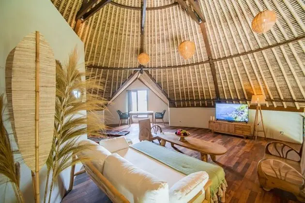 Romantic Villa, 4 Yatak Odası, Kişiye Özel Havuzlu, Havuz Manzaralı