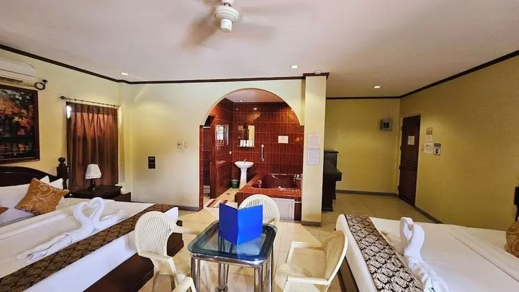 Jacuzzi Suite