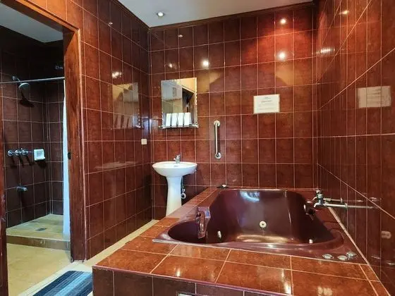 Jacuzzi Suite