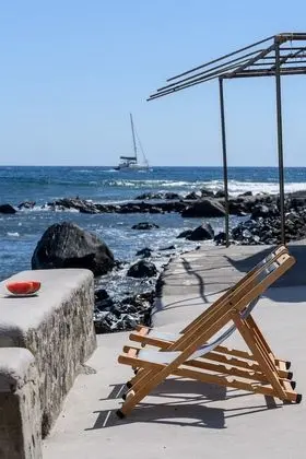 Cueva del Pescador, Seafront