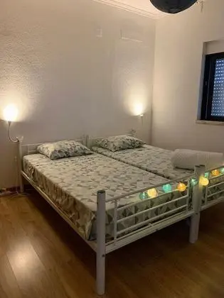Tek Büyük Yataklı Oda, Ortak Banyo