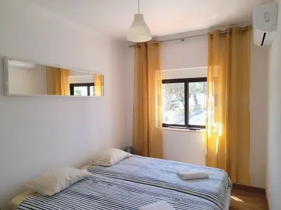 Tek Büyük Yataklı Oda, Ortak Banyo