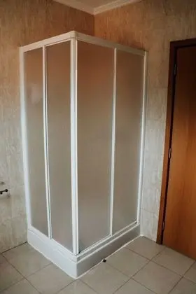 Tek Büyük Yataklı Oda, Ortak Banyo
