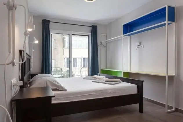 Business Tek Büyük Yataklı Oda