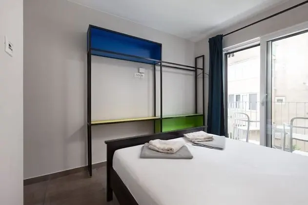 Business Tek Büyük Yataklı Oda