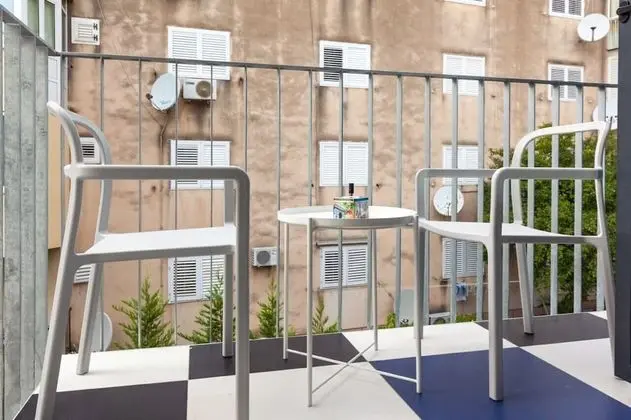 Business Tek Büyük Yataklı Oda